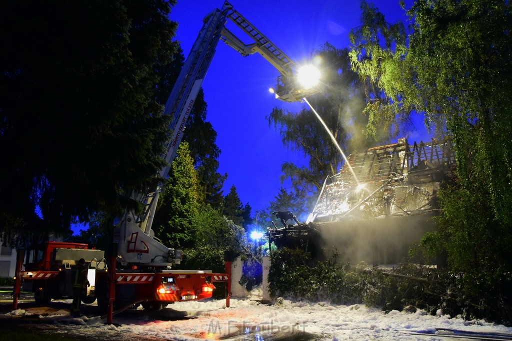 Grossfeuer Einfamilienhaus Siegburg Muehlengrabenstr P0699.JPG - Miklos Laubert